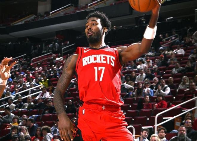 包含爵士逆转火箭，加里纳利统治全场的词条